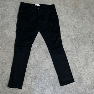 Men’s black cargo pants